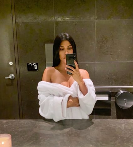 Kourtney Kardashian Bathroom Selfie