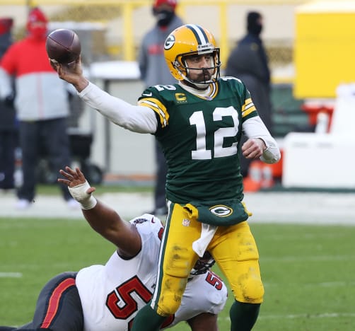 Aaron Rodgers Throws a Pass
