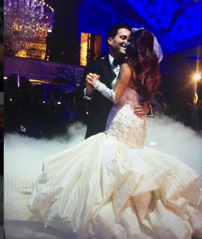 Snooki and Jionni LaValle Celebrate Their One-Year Wedding Anniversary