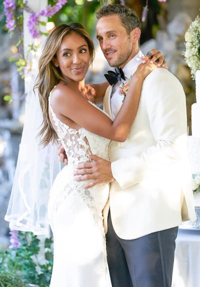 Tayshia Adams and Zac Clark: Wedding Picture!