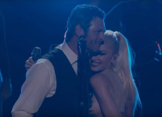 Gwen Stefani and Blake Shelton Perform "Go Ahead And Break My Heart"