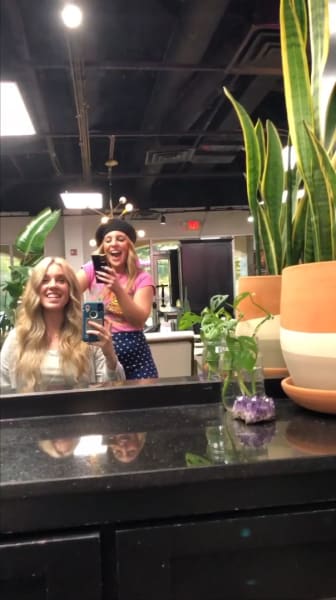 Jill Dagger becomes blonde for the first time (mirror reaction)