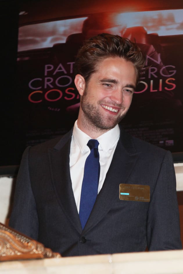 Robert Pattinson Disses Twilight Fans - The Hollywood Gossip